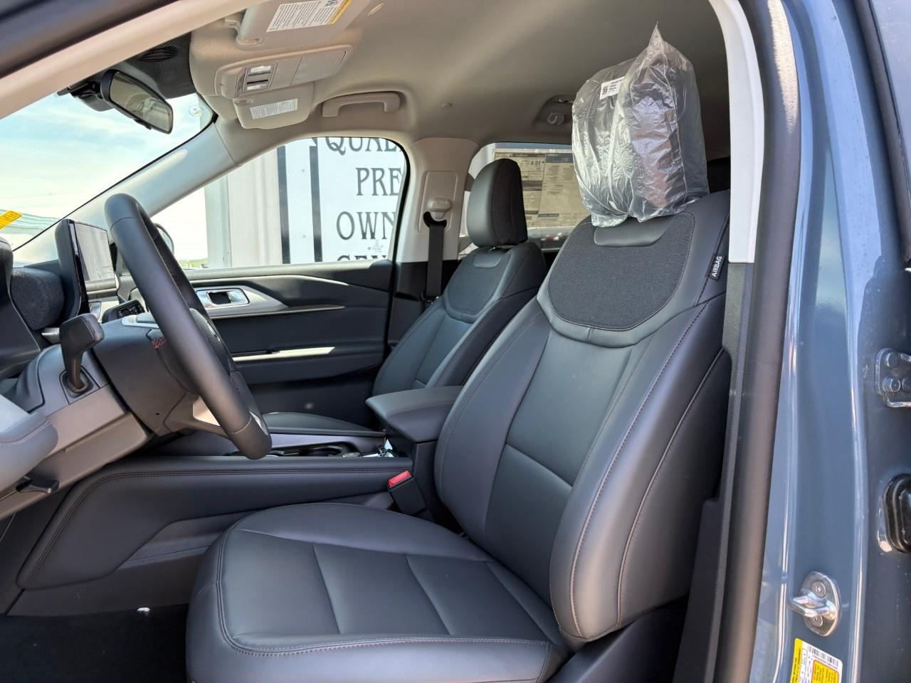 2026 Ford Explorer Active w/200A Pkg 4WD Photo
