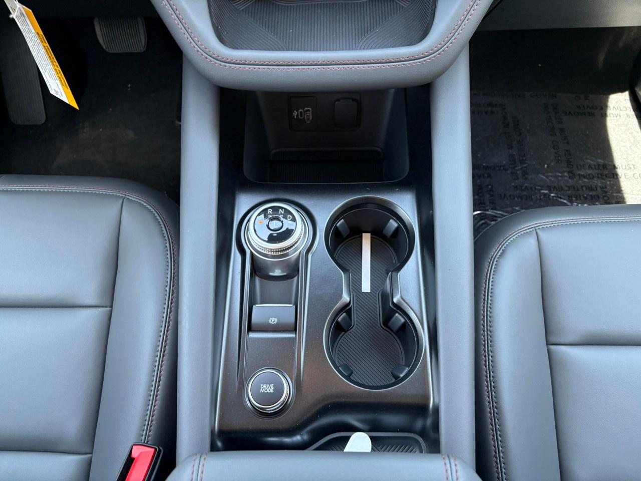 2026 Ford Explorer Active w/200A Pkg 4WD Photo