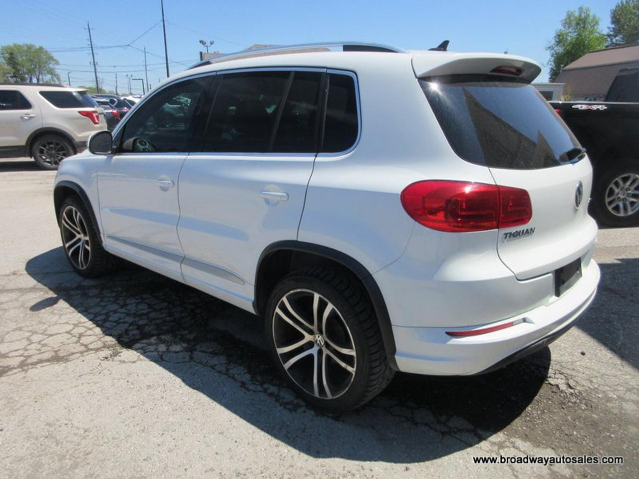 2017 Volkswagen Tiguan ALL-WHEEL DRIVE TSI-PACKAGE 5 PASSENGER 2.0L - TURBO.. NAVIGATION.. LEATHER.. HEATED SEATS.. PANORAMIC SUNROOF.. BACK-UP CAMERA.. Photo