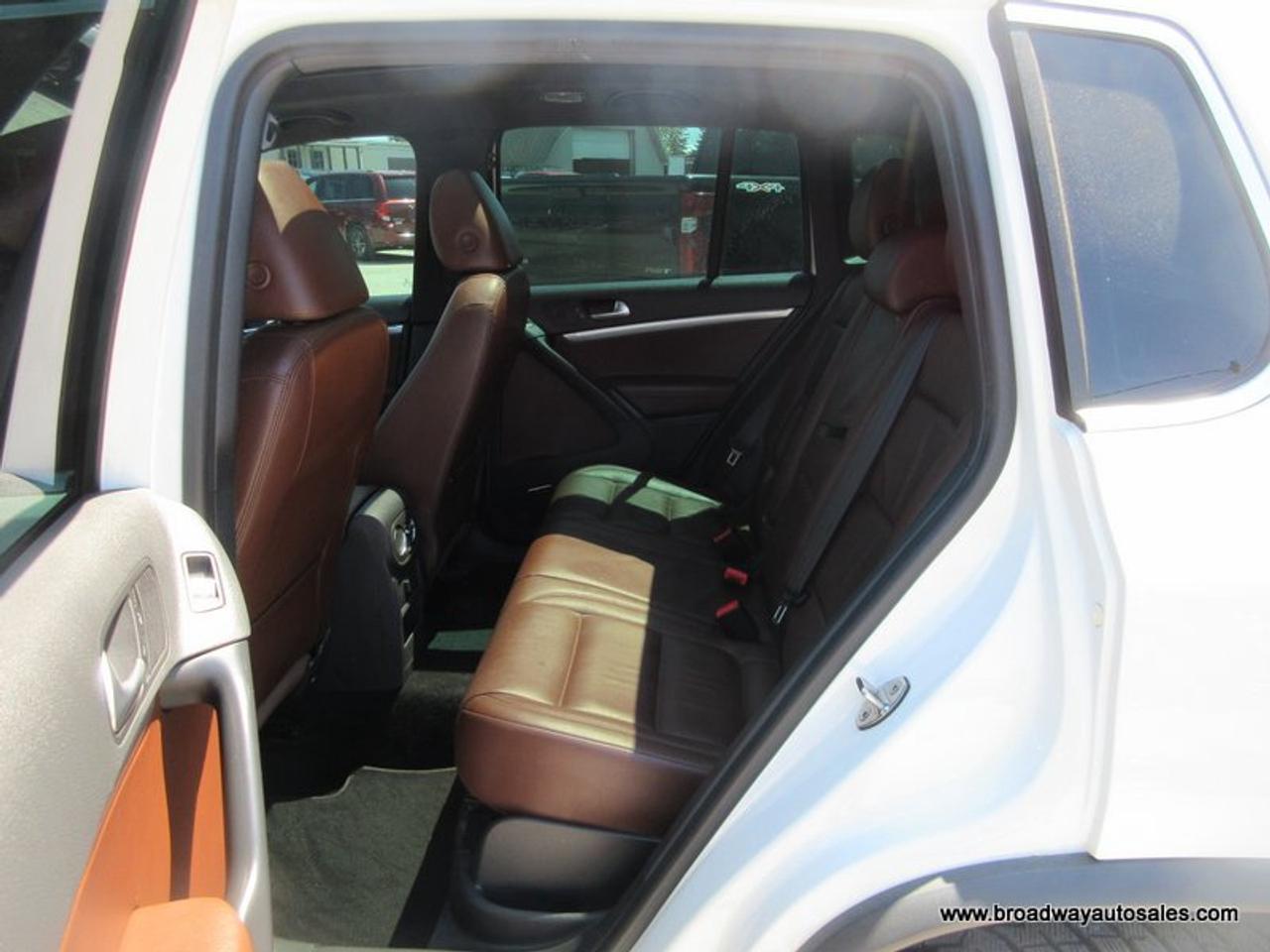 2017 Volkswagen Tiguan ALL-WHEEL DRIVE TSI-PACKAGE 5 PASSENGER 2.0L - TURBO.. NAVIGATION.. LEATHER.. HEATED SEATS.. PANORAMIC SUNROOF.. BACK-UP CAMERA.. Photo