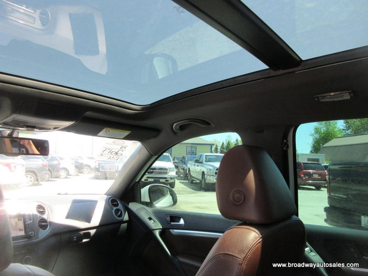 2017 Volkswagen Tiguan ALL-WHEEL DRIVE TSI-PACKAGE 5 PASSENGER 2.0L - TURBO.. NAVIGATION.. LEATHER.. HEATED SEATS.. PANORAMIC SUNROOF.. BACK-UP CAMERA.. Photo