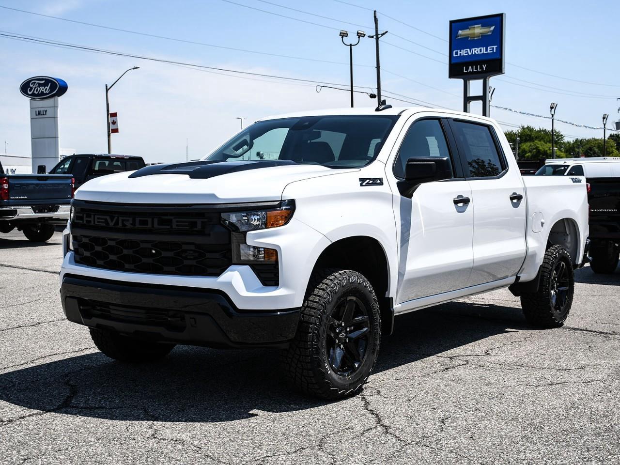 2026 Chevrolet Silverado 1500 Custom Trail Boss Photo2
