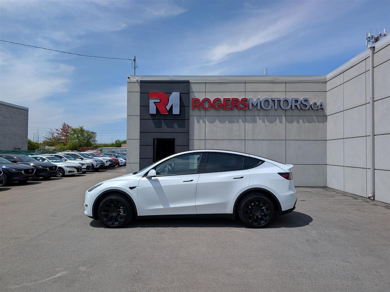 2022 Tesla Model Y LONG RANGE AWD - DUAL MOTOR Photo1