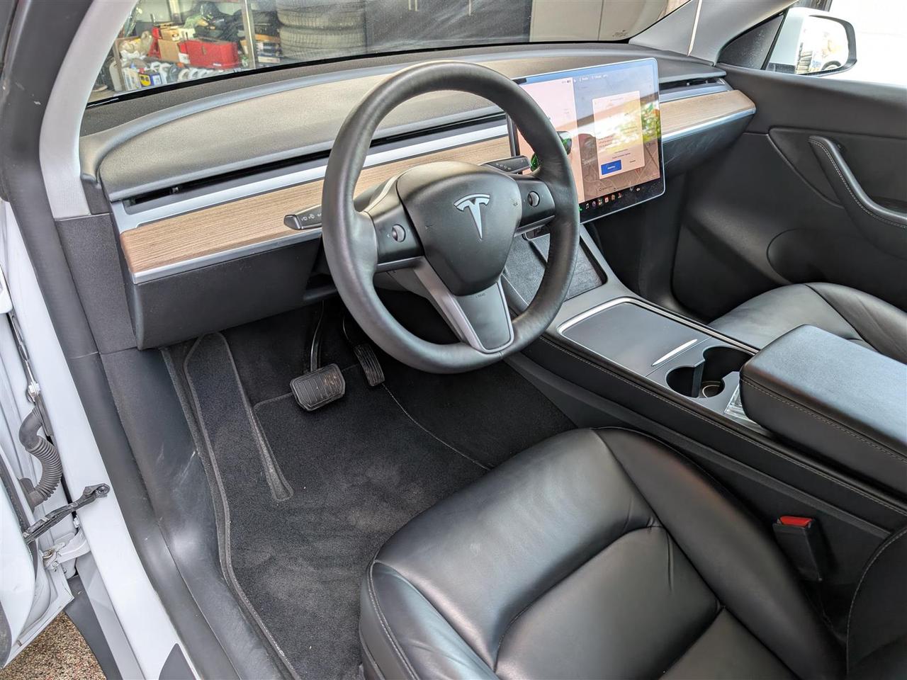 2022 Tesla Model Y LONG RANGE AWD - DUAL MOTOR Photo