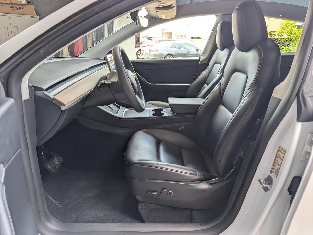 2022 Tesla Model Y LONG RANGE AWD - DUAL MOTOR Photo