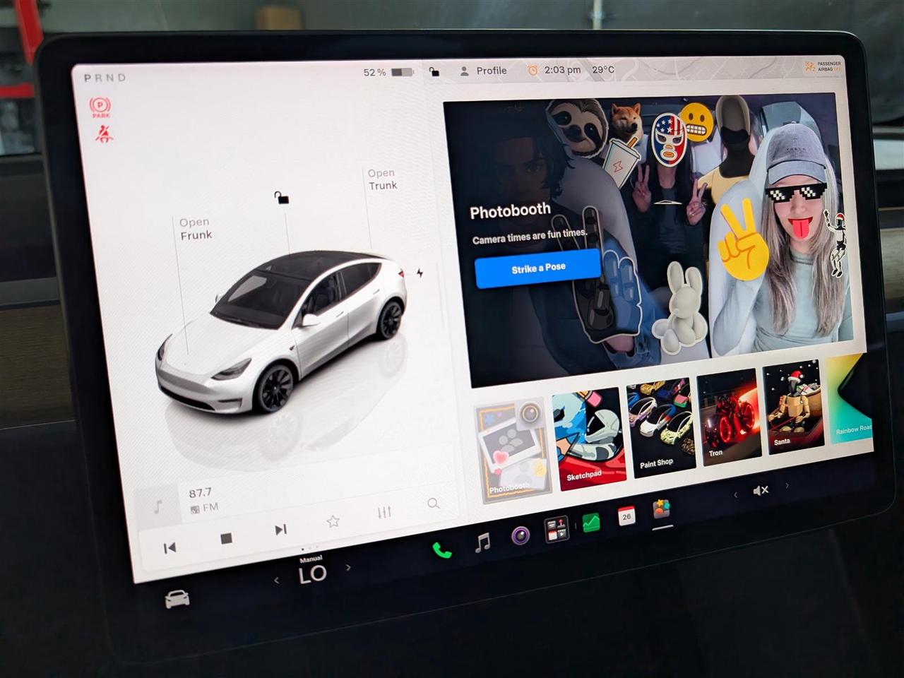 2022 Tesla Model Y LONG RANGE AWD - DUAL MOTOR Photo
