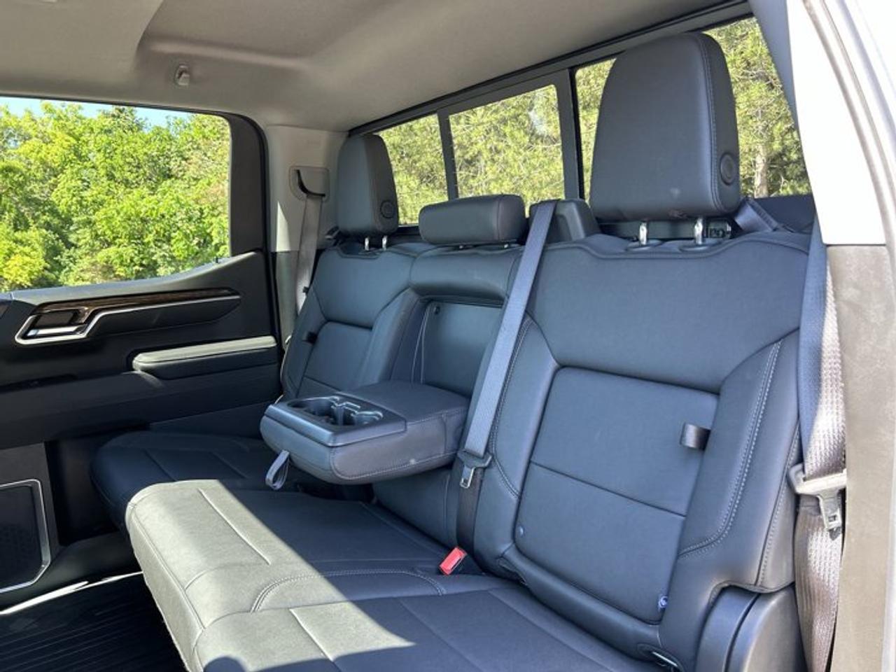 2025 GMC Sierra 1500 Elevation Crew Cab 6' Box 4WD | One Owner | Leather Seats Photo