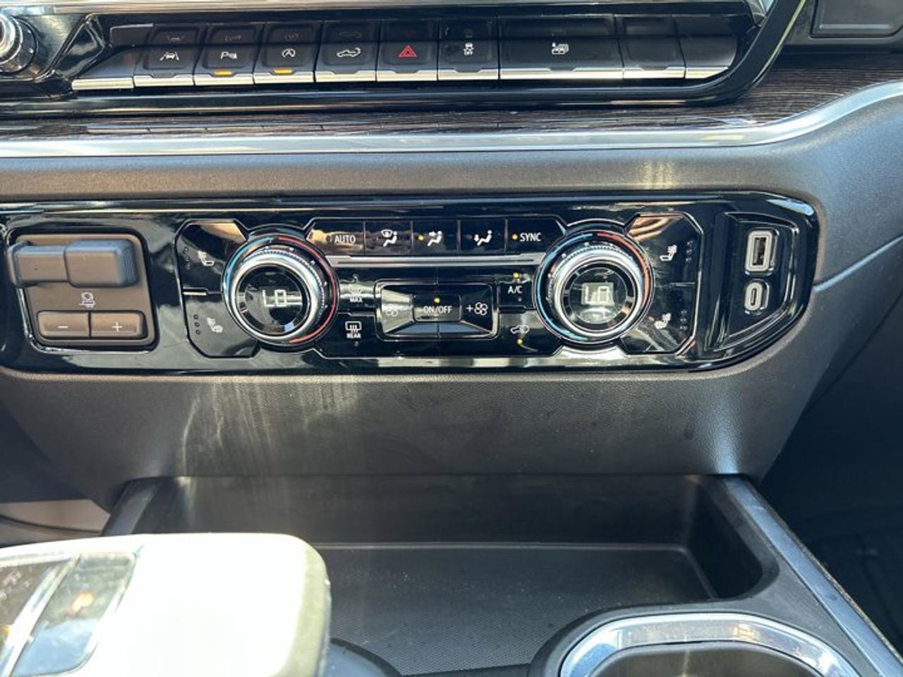 2025 GMC Sierra 1500 Elevation Crew Cab 6' Box 4WD | One Owner | Leather Seats Photo