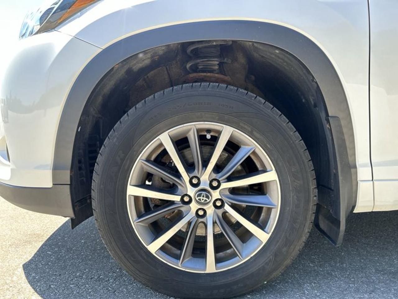2017 Toyota Highlander XLE AWD | Leather Seats Photo