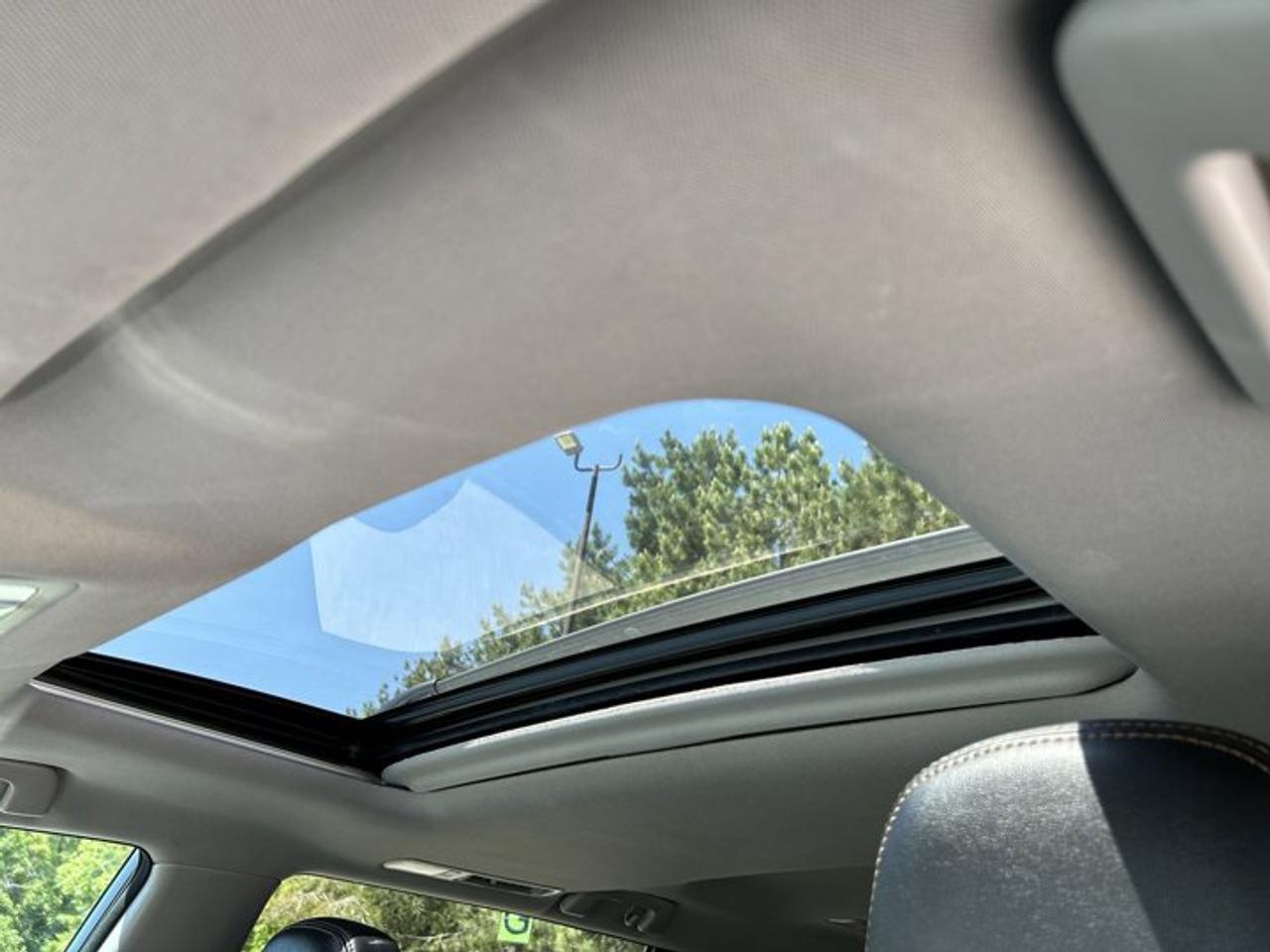 2017 Toyota Highlander XLE AWD | Leather Seats Photo