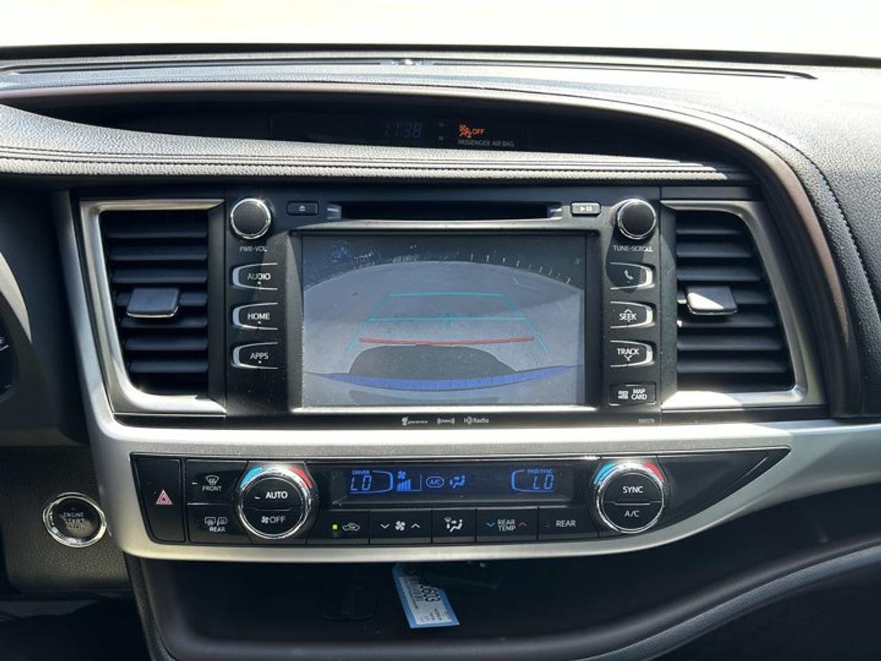 2017 Toyota Highlander XLE AWD | Leather Seats Photo