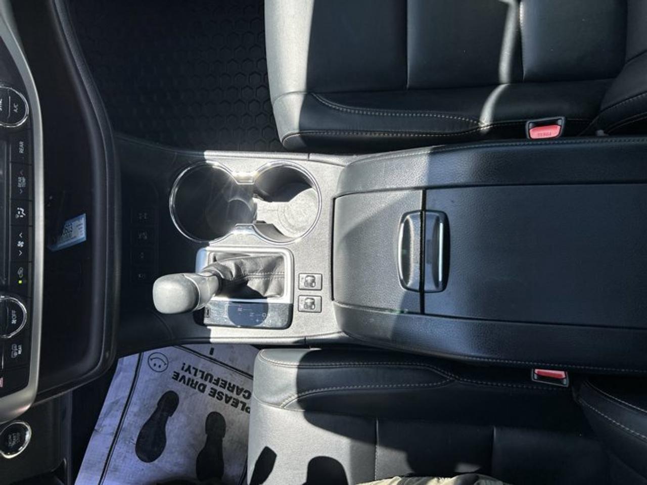 2017 Toyota Highlander XLE AWD | Leather Seats Photo