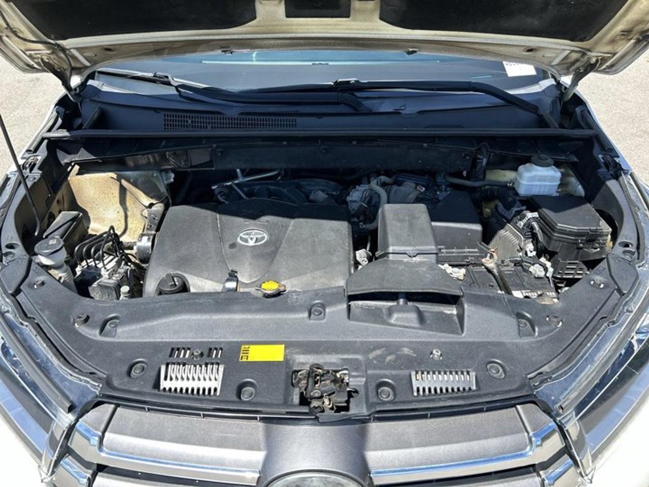 2017 Toyota Highlander XLE AWD | Leather Seats Photo