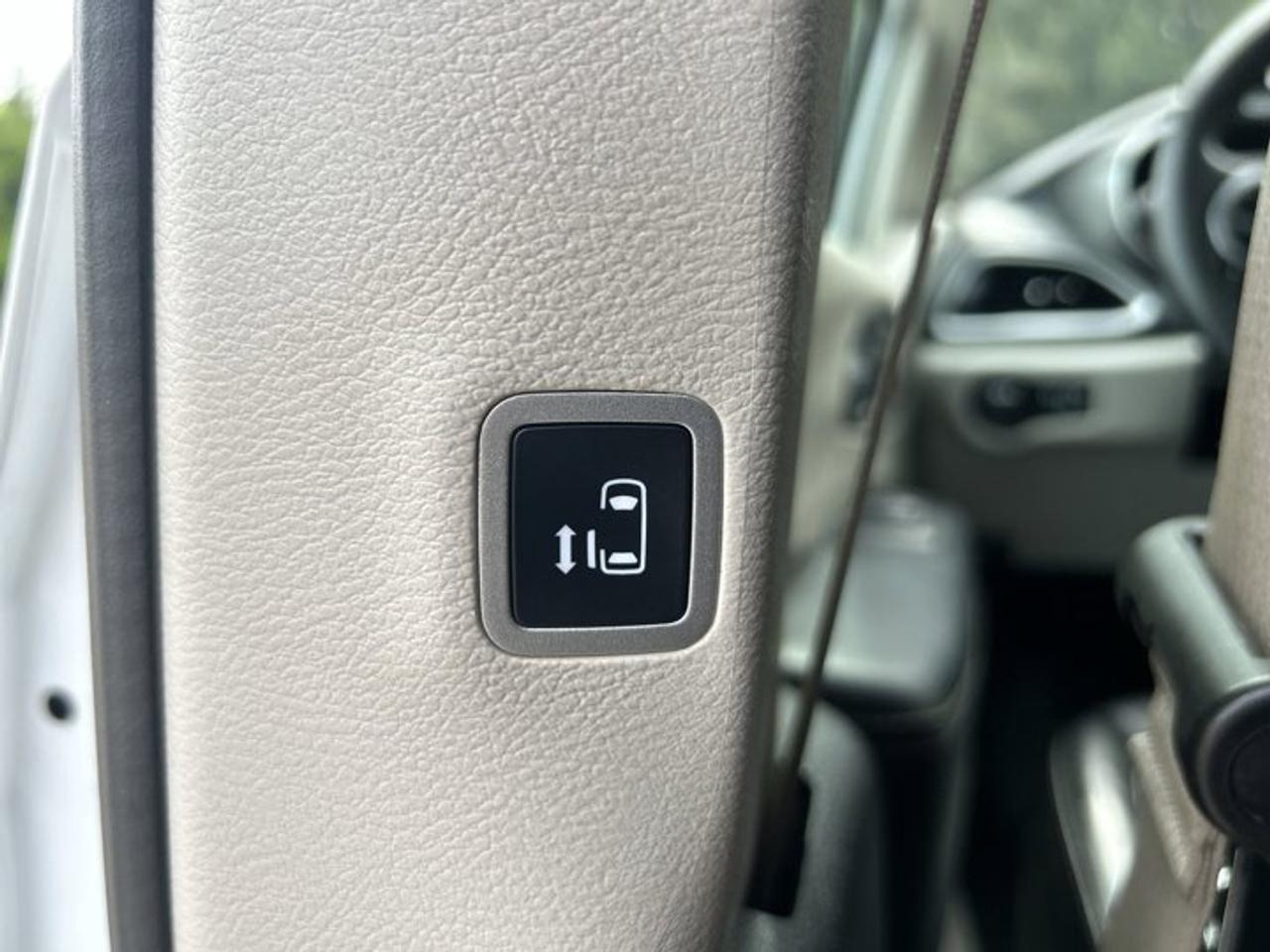 2022 Chrysler Pacifica Touring L AWD | No Accidents | Leather Seats | Heated Steering Photo
