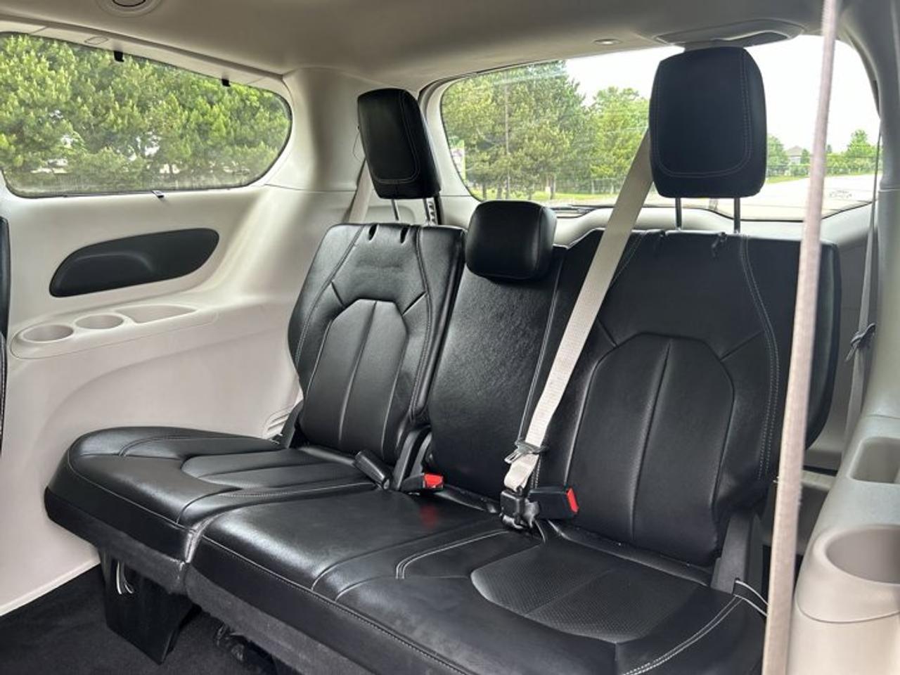 2022 Chrysler Pacifica Touring L AWD | No Accidents | Leather Seats | Heated Steering Photo