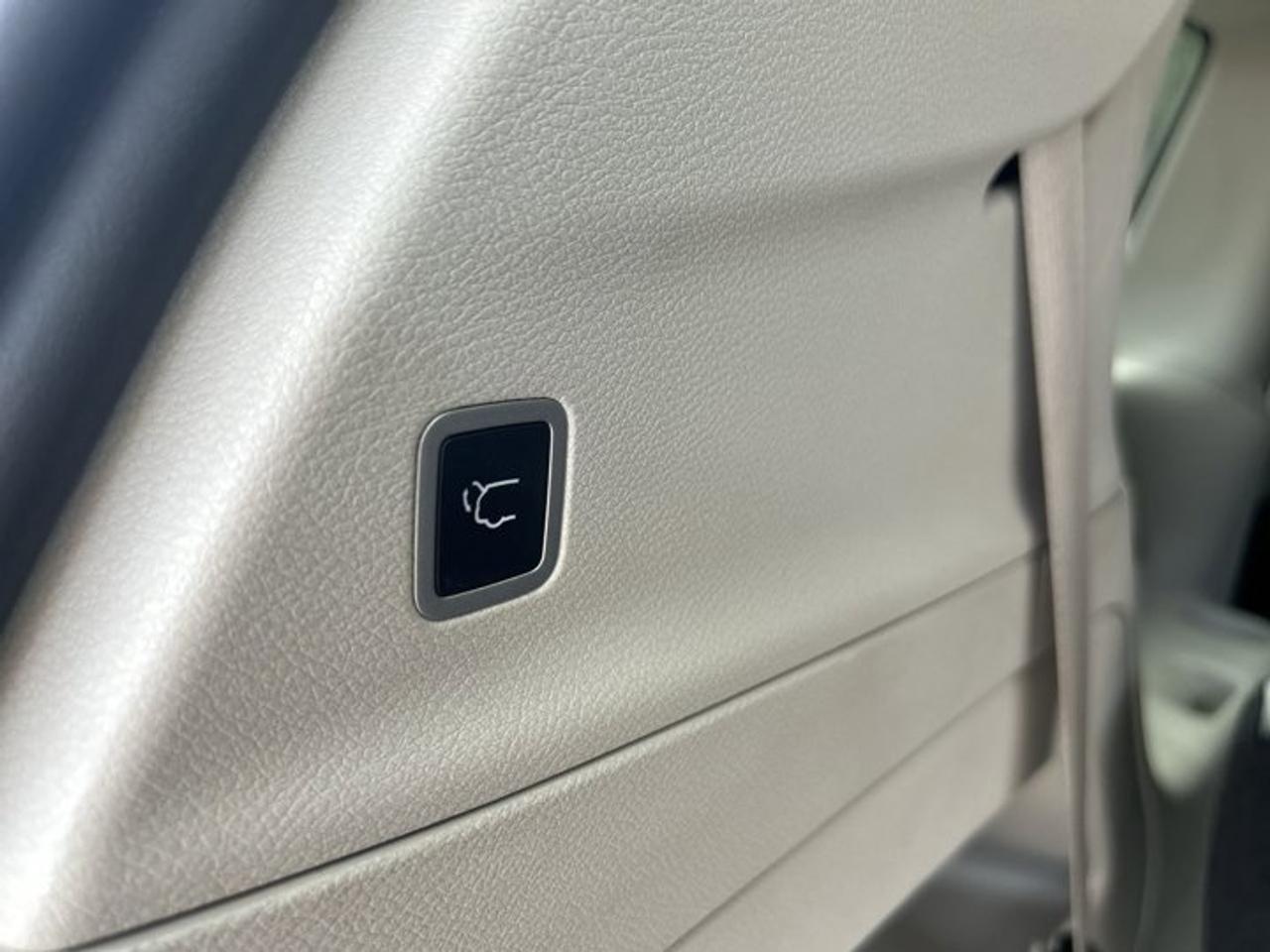 2022 Chrysler Pacifica Touring L AWD | No Accidents | Leather Seats | Heated Steering Photo