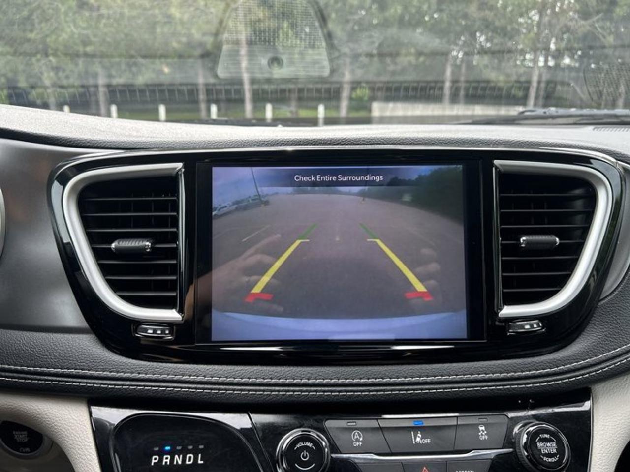2022 Chrysler Pacifica Touring L AWD | No Accidents | Leather Seats | Heated Steering Photo