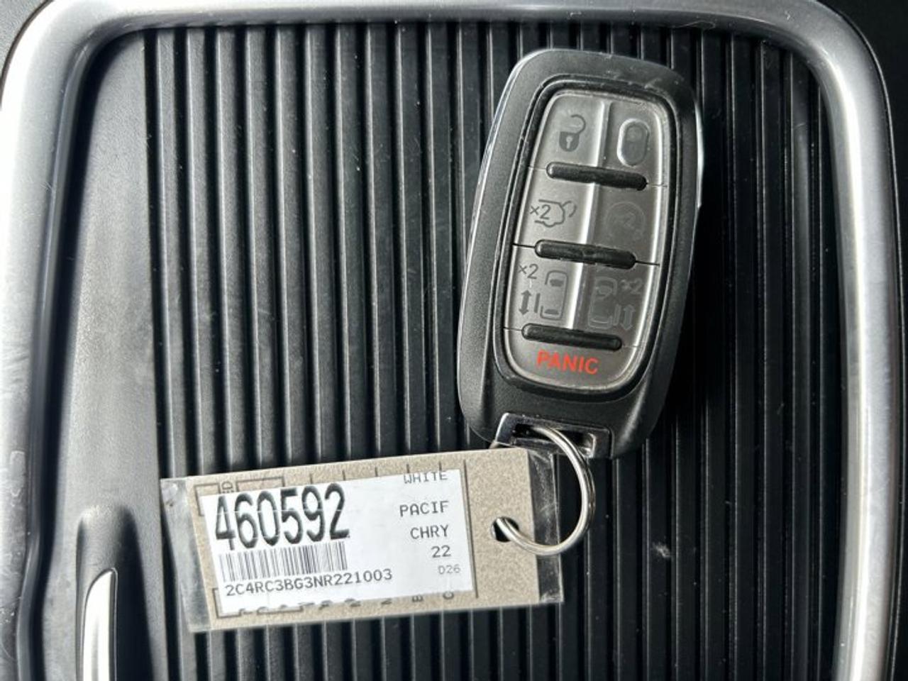 2022 Chrysler Pacifica Touring L AWD | No Accidents | Leather Seats | Heated Steering Photo