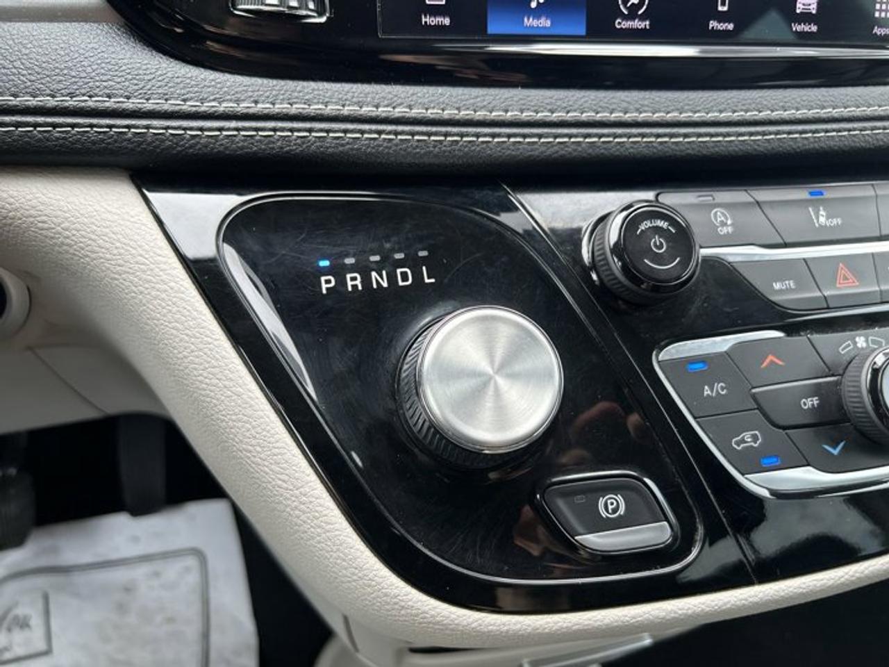 2022 Chrysler Pacifica Touring L AWD | No Accidents | Leather Seats | Heated Steering Photo