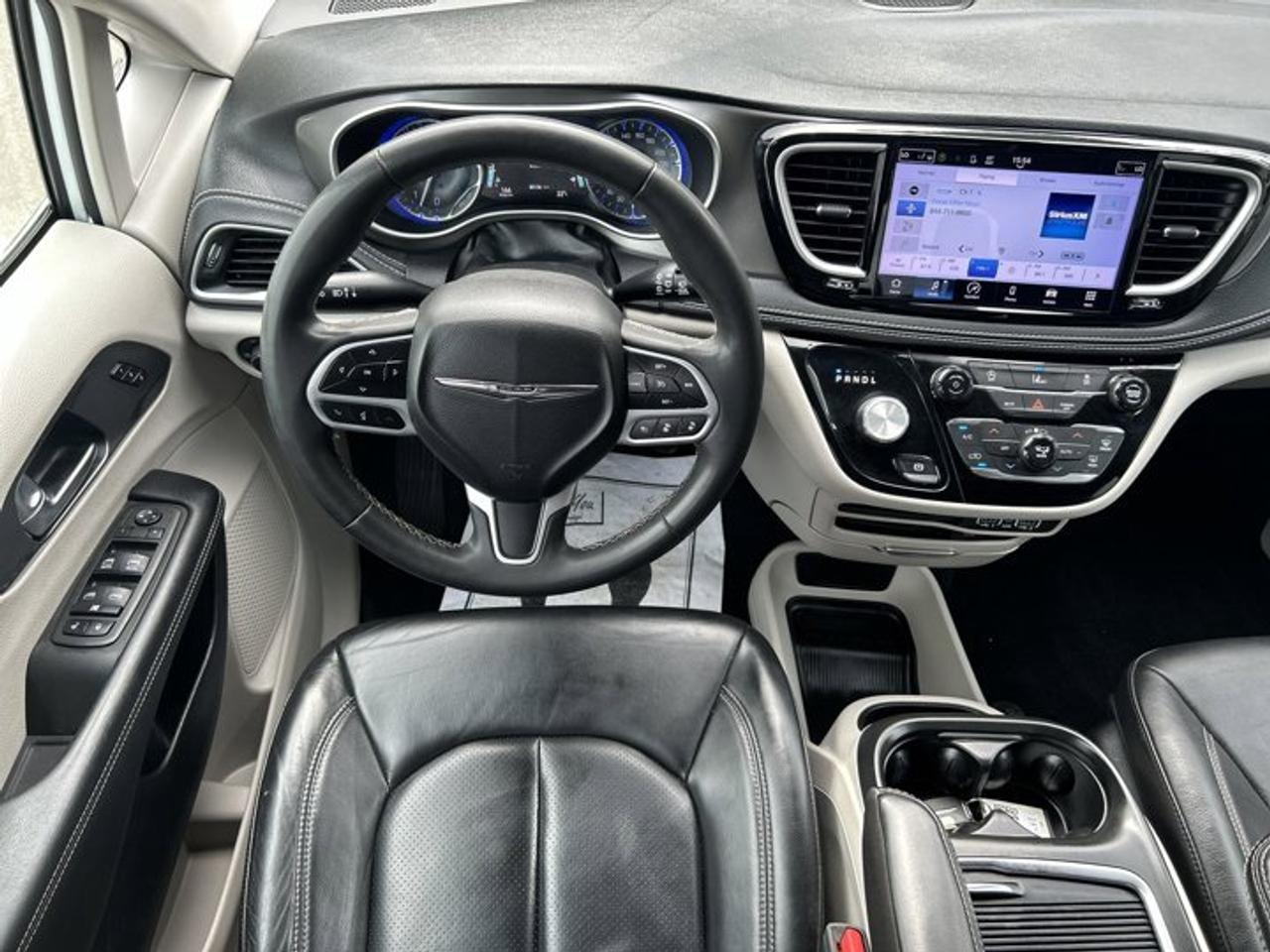 2022 Chrysler Pacifica Touring L AWD | No Accidents | Leather Seats | Heated Steering Photo