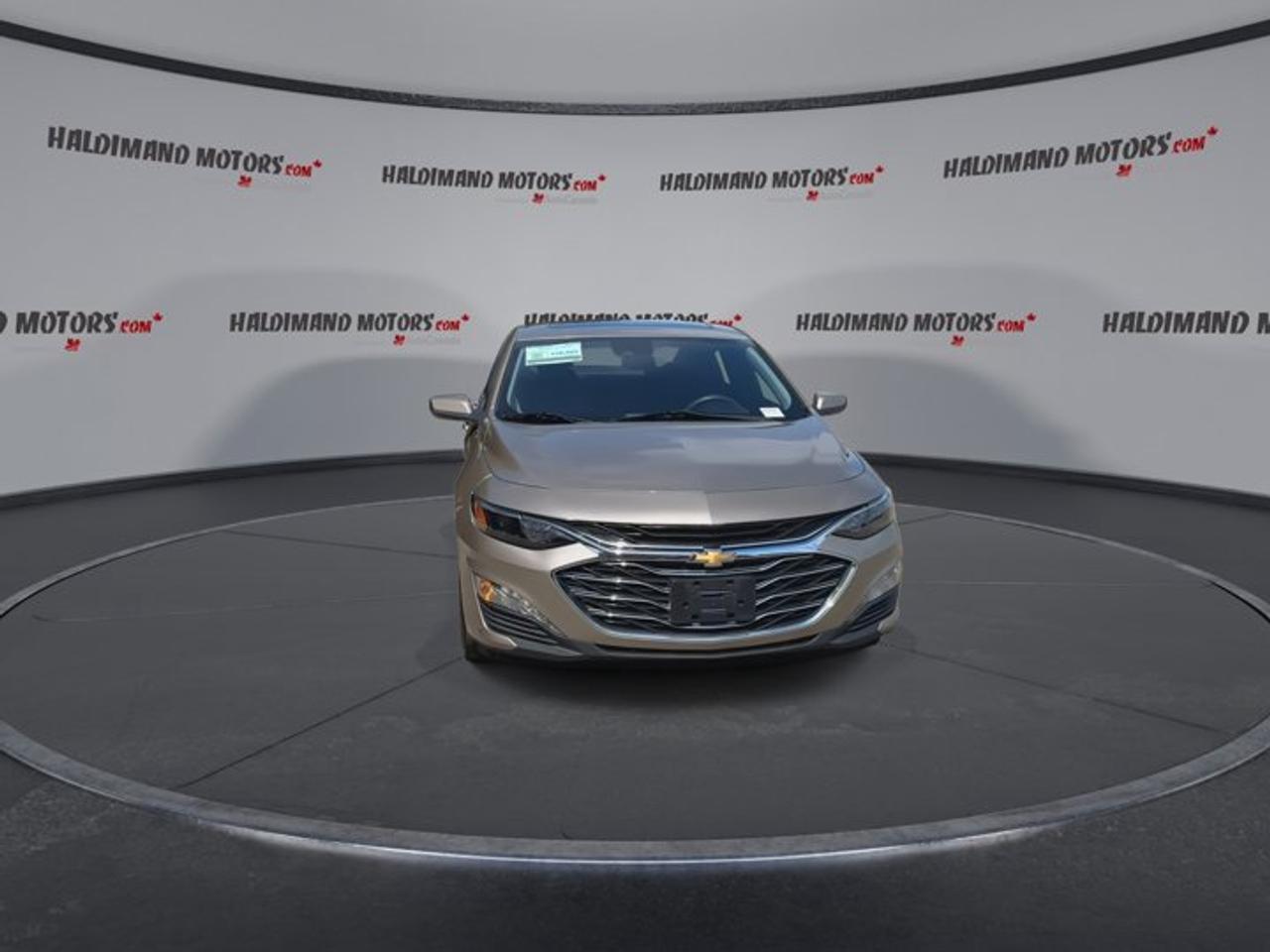 2024 Chevrolet Malibu LT 2WD | Panoramic Sunroof Photo2