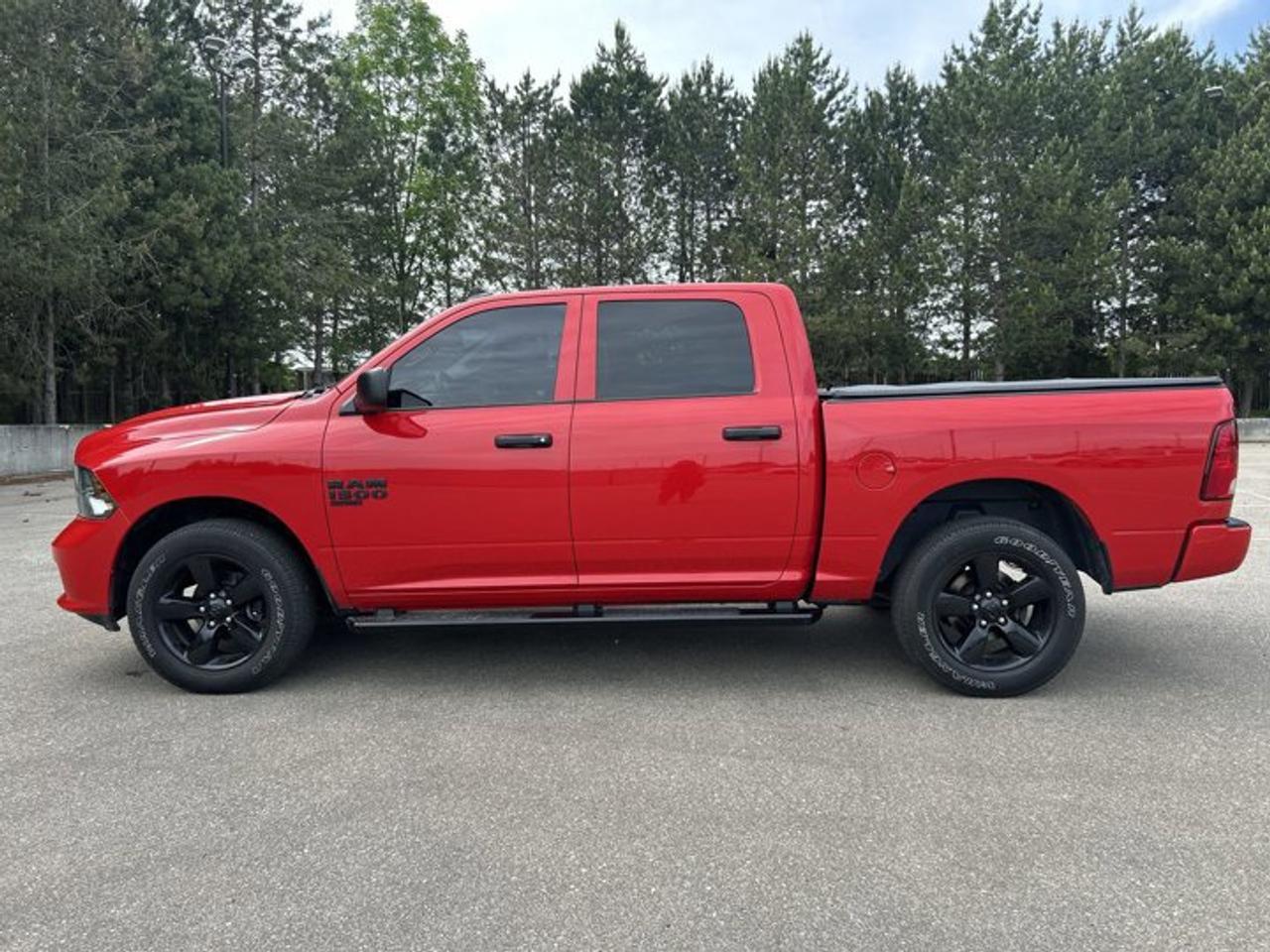 2023 RAM 1500 Classic Express Crew Cab 5'7 Box 4x4 | No accidents Photo