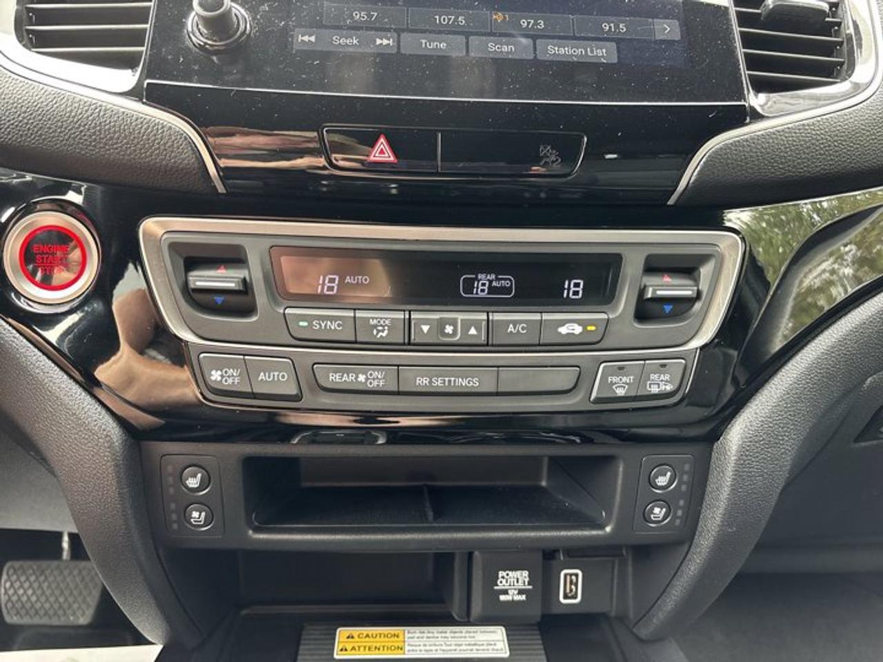 2019 Honda Passport Touring AWD | No Accidents | Sunroof | Vent. Front Seats Photo