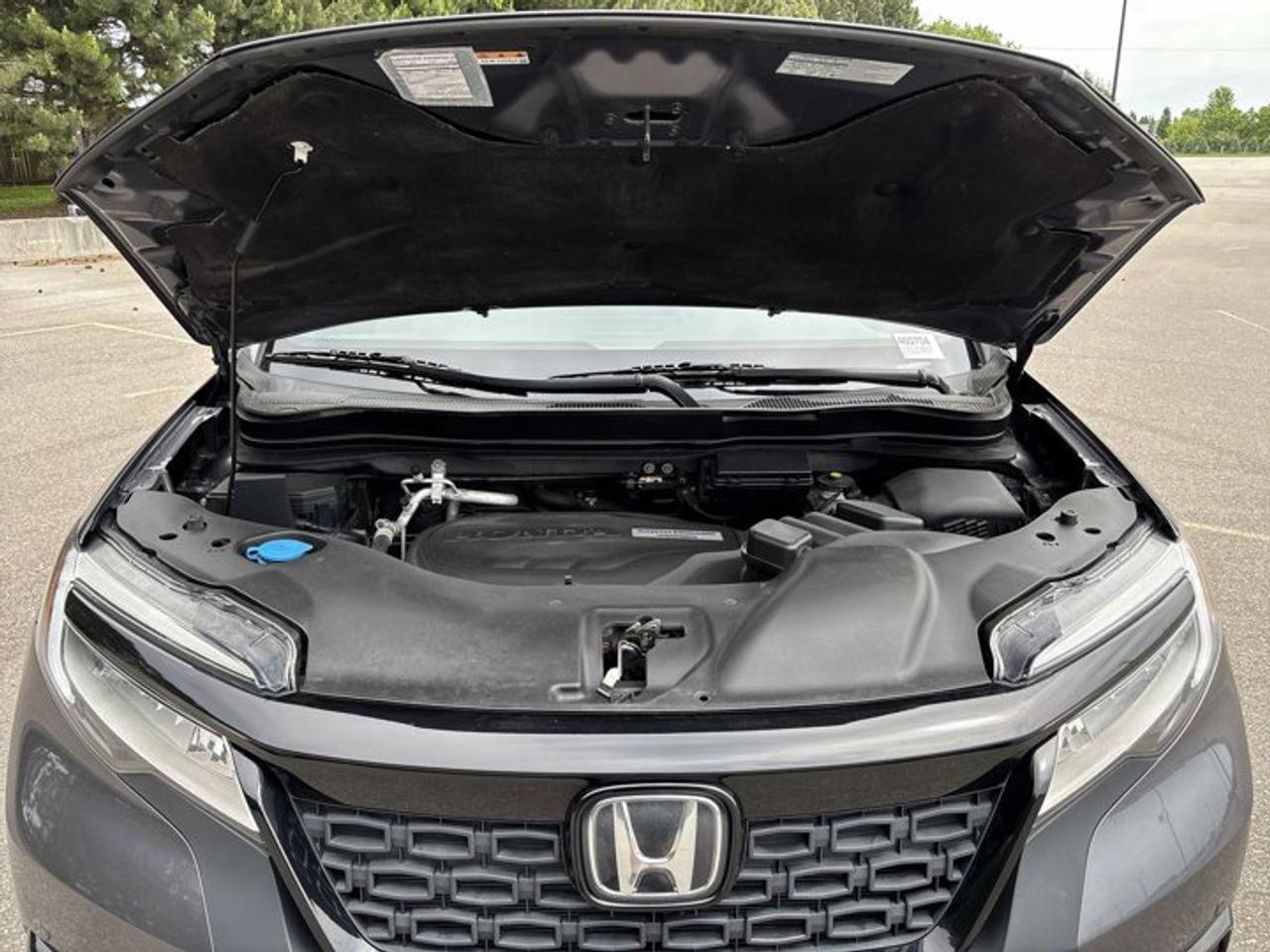 2019 Honda Passport Touring AWD | No Accidents | Sunroof | Vent. Front Seats Photo
