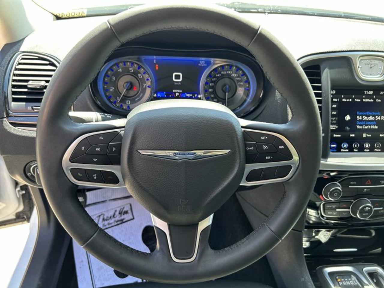 2023 Chrysler 300 Touring AWD | No Accidents Photo