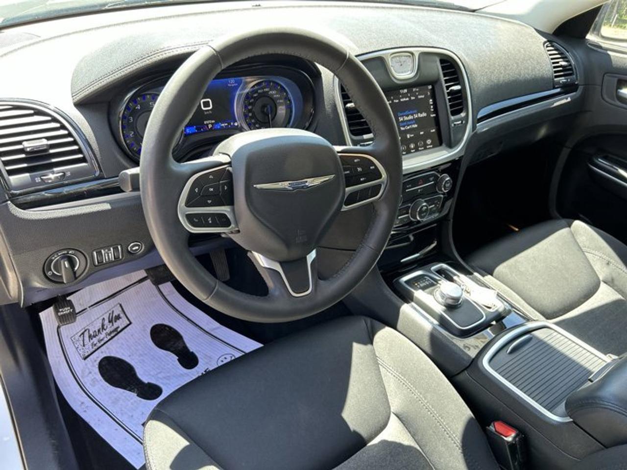 2023 Chrysler 300 Touring AWD | No Accidents Photo