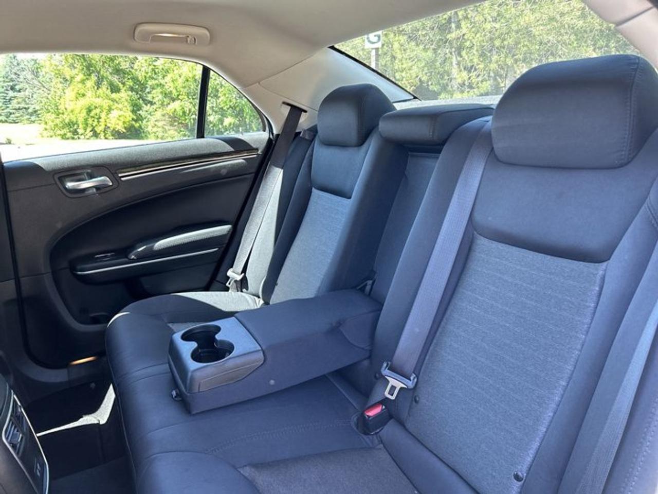 2023 Chrysler 300 Touring AWD | No Accidents Photo