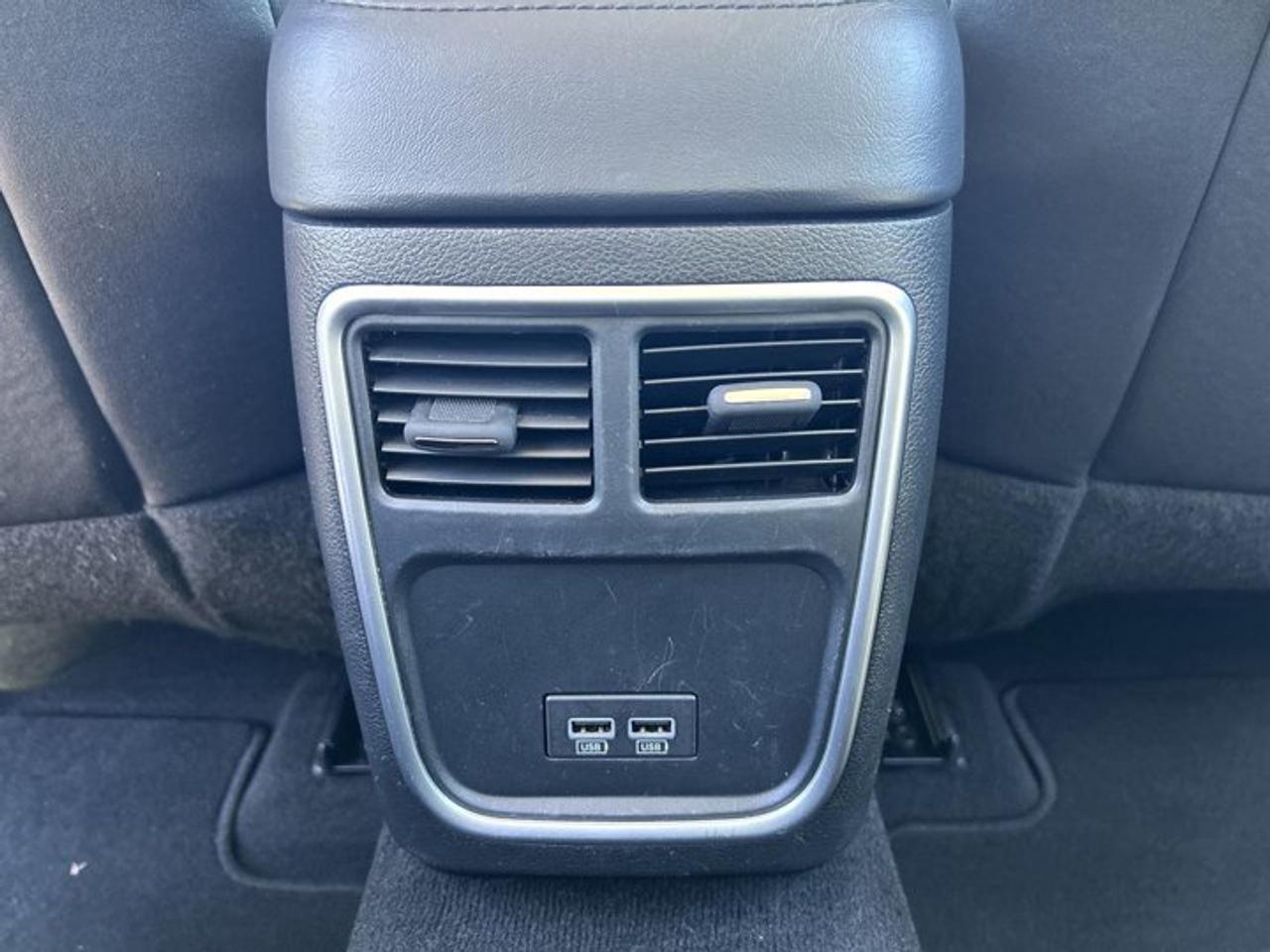 2023 Chrysler 300 Touring AWD | No Accidents Photo