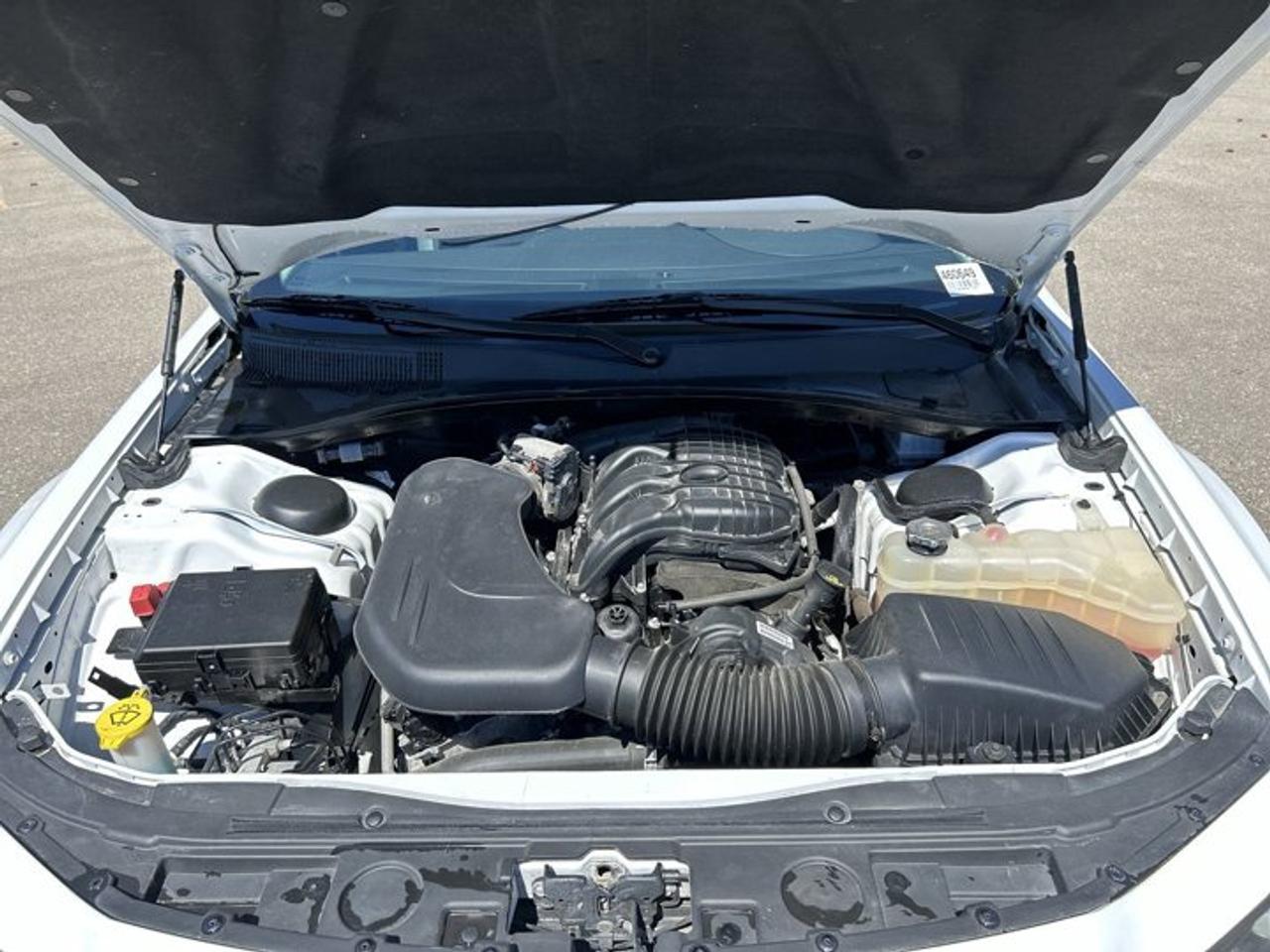 2023 Chrysler 300 Touring AWD | No Accidents Photo