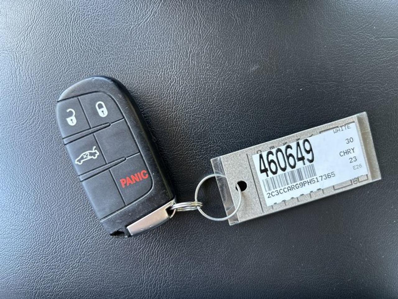 2023 Chrysler 300 Touring AWD | No Accidents Photo