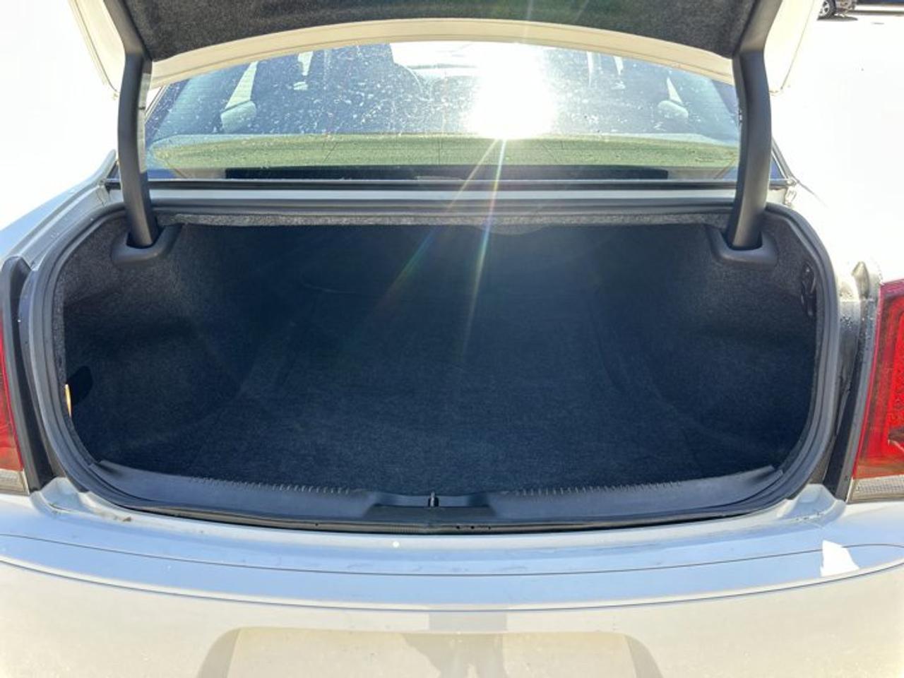 2023 Chrysler 300 Touring AWD | No Accidents Photo