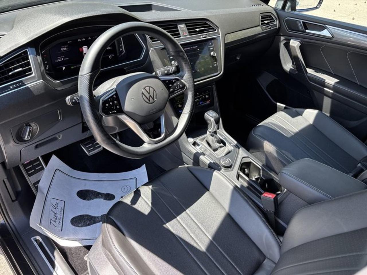 2022 Volkswagen Tiguan Comfortline R-Line Black Edition 4WD | Leather Seats Photo