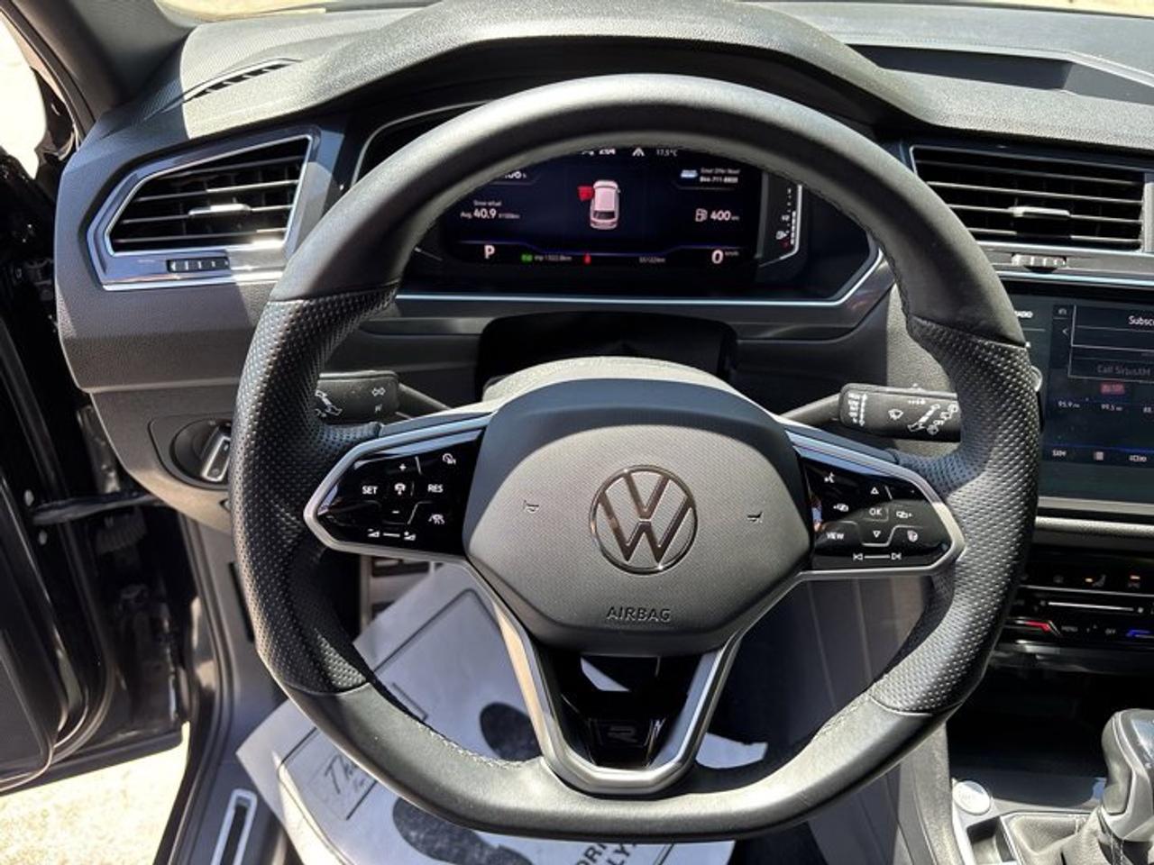 2022 Volkswagen Tiguan Comfortline R-Line Black Edition 4WD | Leather Seats Photo