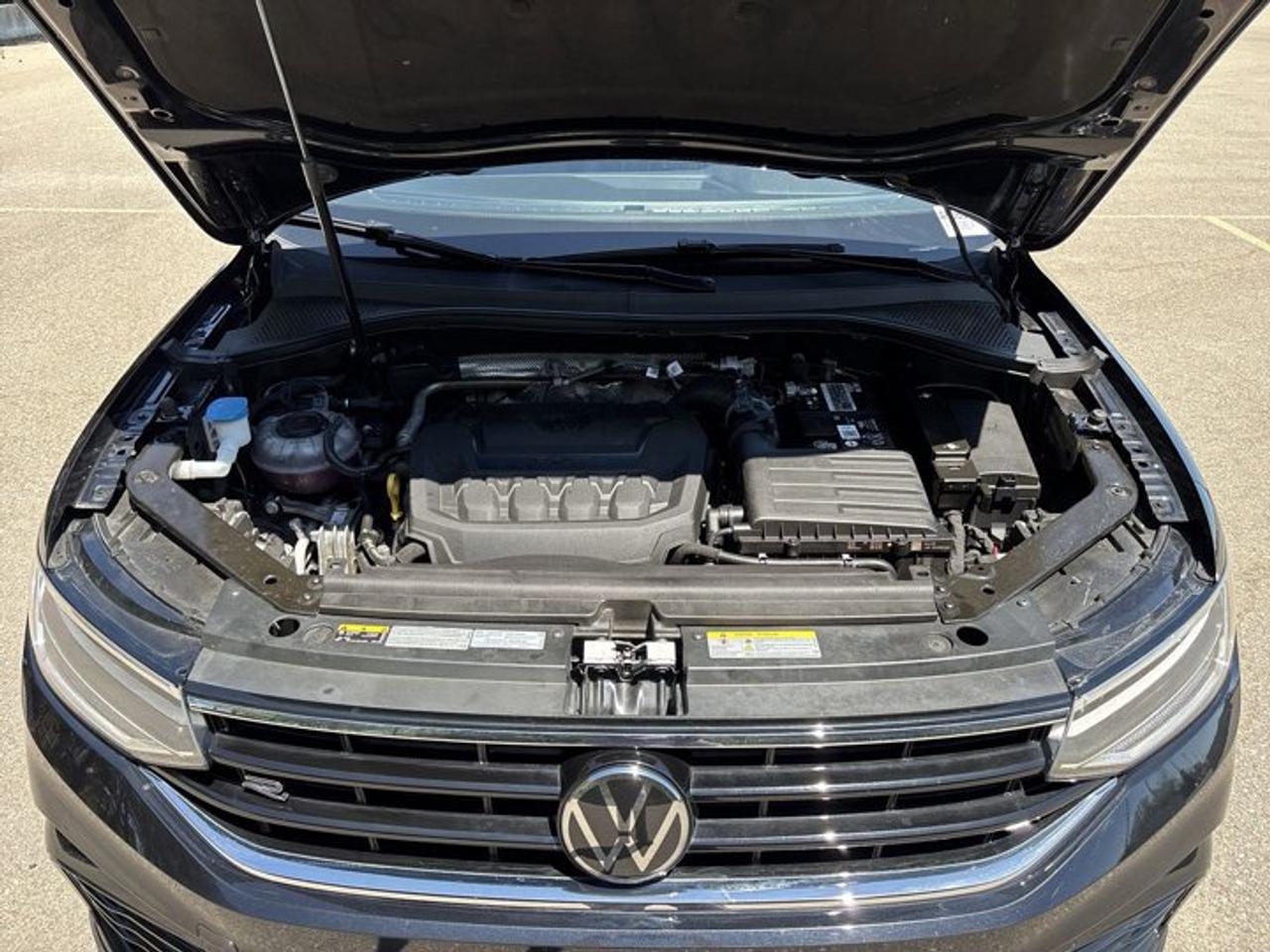 2022 Volkswagen Tiguan Comfortline R-Line Black Edition 4WD | Leather Seats Photo