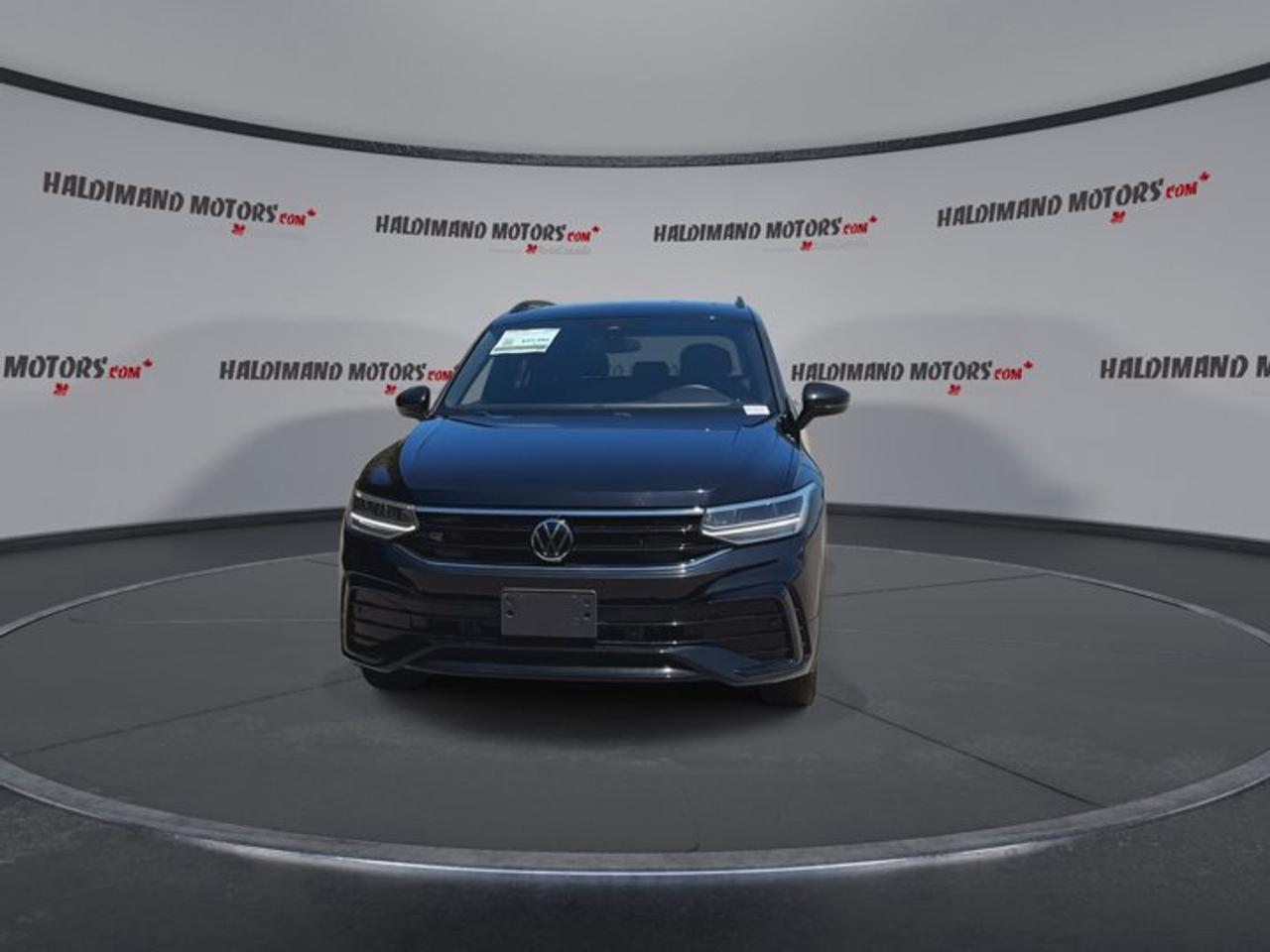 2022 Volkswagen Tiguan Comfortline R-Line Black Edition 4WD | Leather Seats Photo