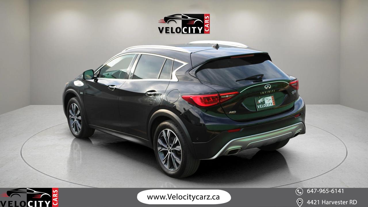 2017 Infiniti QX30 Premium Photo