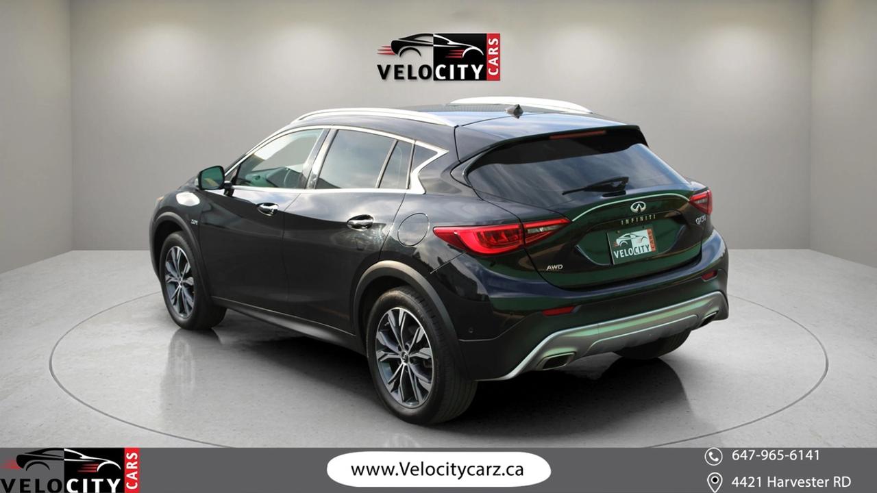 2017 Infiniti QX30 Premium Photo