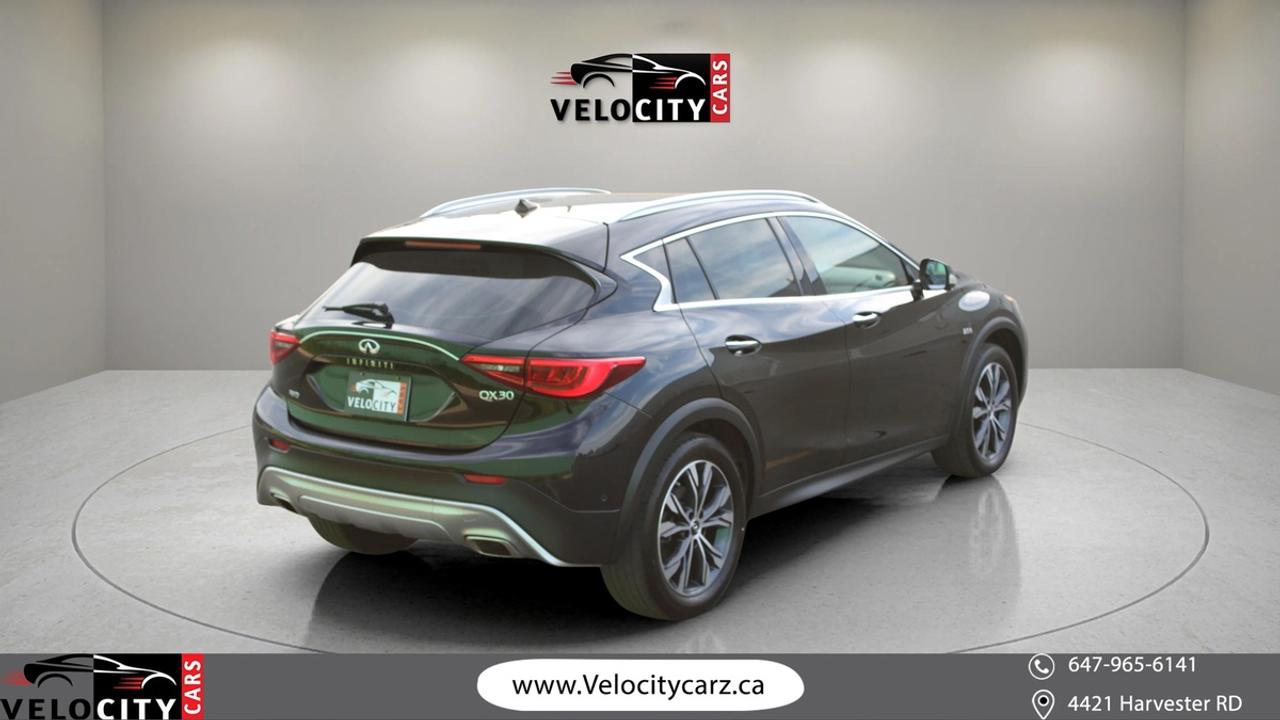 2017 Infiniti QX30 Premium Photo