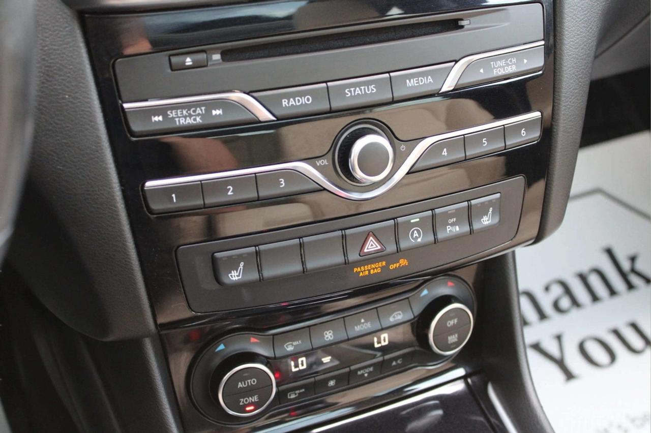 2017 Infiniti QX30 Premium Photo