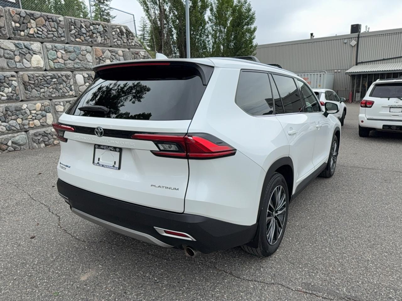 2024 Toyota Grand Highlander Platinum Hybr MAX Photo