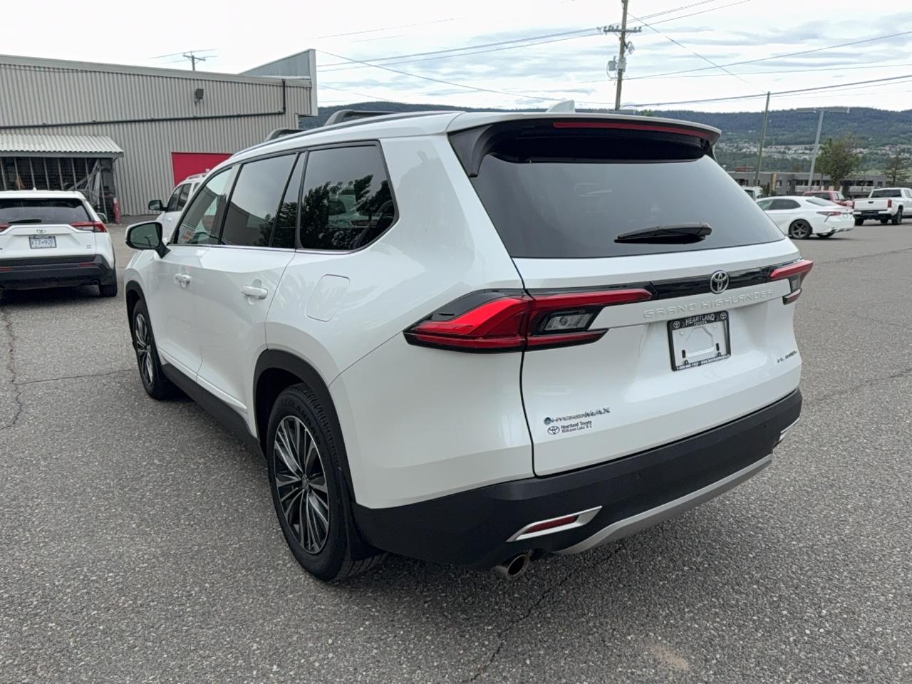 2024 Toyota Grand Highlander Platinum Hybr MAX Photo