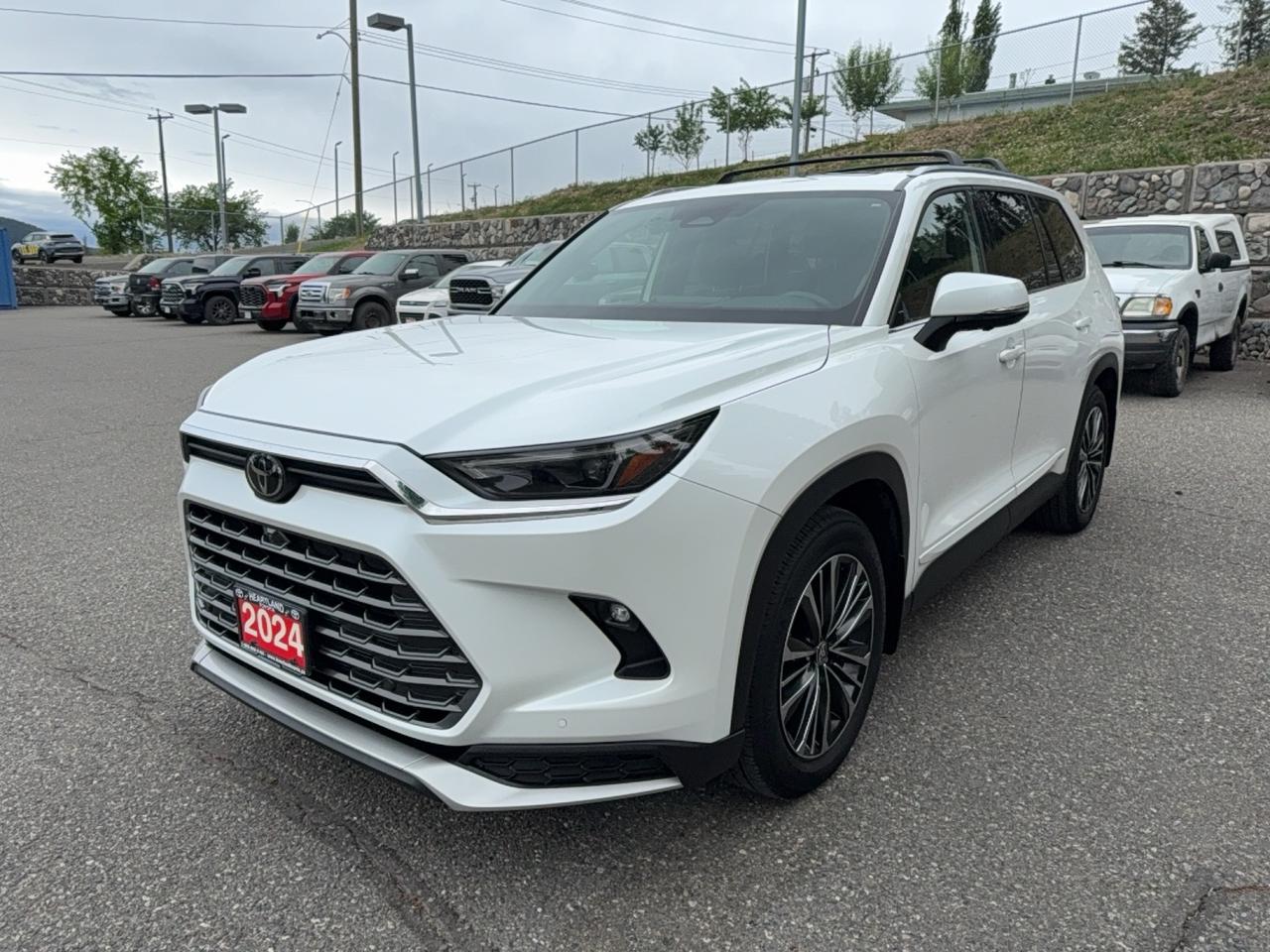 2024 Toyota Grand Highlander Platinum Hybr MAX Photo2