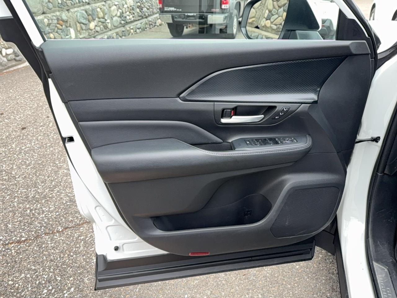 2024 Toyota Grand Highlander Platinum Hybr MAX Photo