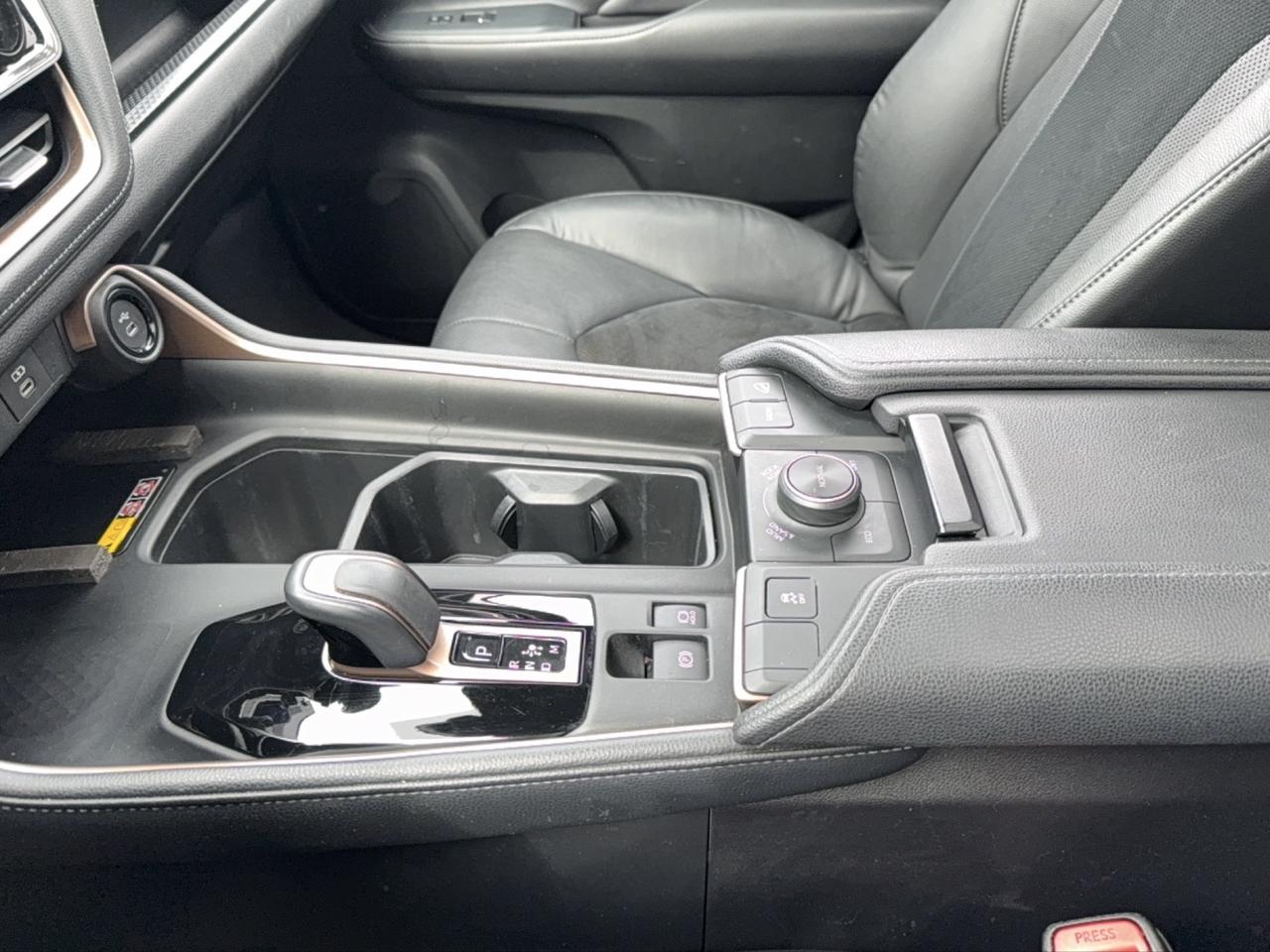 2024 Toyota Grand Highlander Platinum Hybr MAX Photo