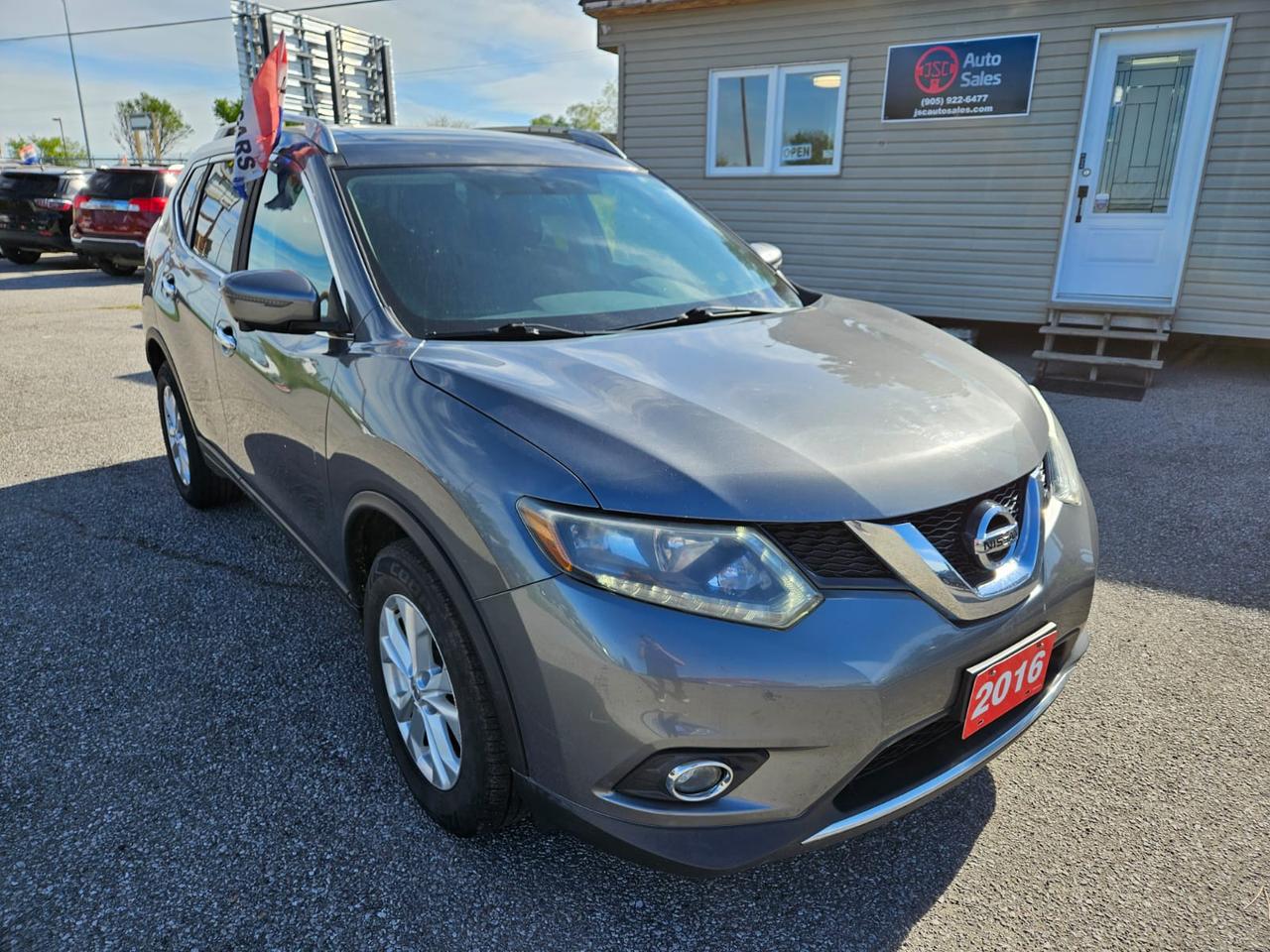 2016 Nissan Rogue SV - Photo #1