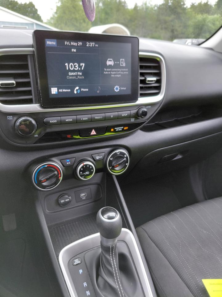 2021 Hyundai Venue Essential Photo